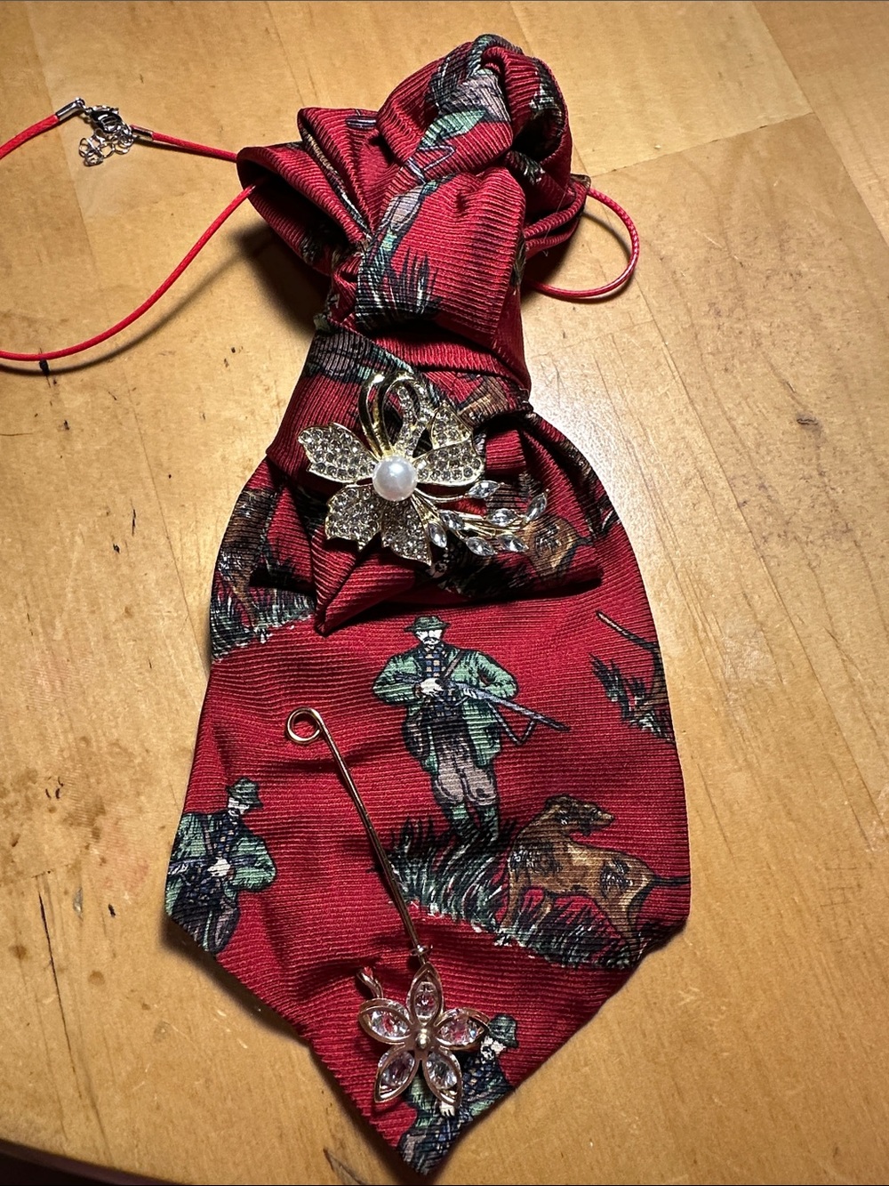 Vintage Red Hunting Scene Necklace Tie with Floral Pins